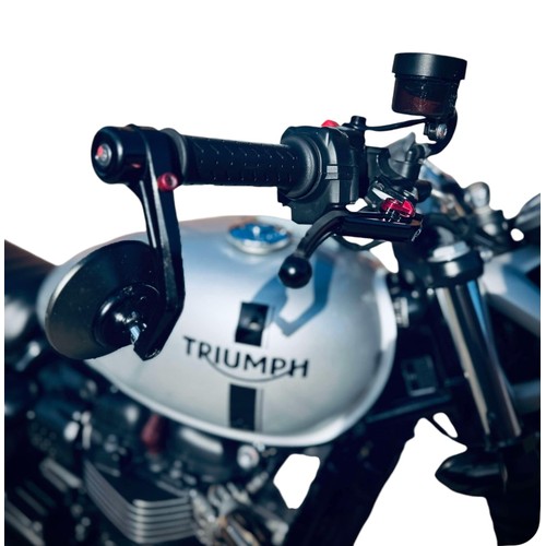 562 - 2018 TRIUMPH STREET TWIN 900 (WITH EXTRAS) COMES WITH FULL TRIUMPH SERVICE HISTORY 20,500 MILES

MOD... 