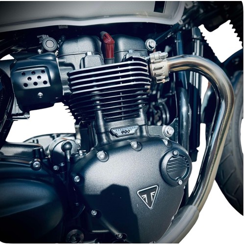 562 - 2018 TRIUMPH STREET TWIN 900 (WITH EXTRAS) COMES WITH FULL TRIUMPH SERVICE HISTORY 20,500 MILES

MOD... 