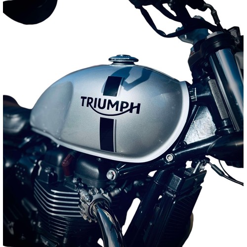 562 - 2018 TRIUMPH STREET TWIN 900 (WITH EXTRAS) COMES WITH FULL TRIUMPH SERVICE HISTORY 20,500 MILES

MOD... 