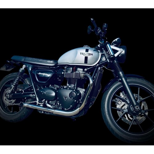 562 - 2018 TRIUMPH STREET TWIN 900 (WITH EXTRAS) COMES WITH FULL TRIUMPH SERVICE HISTORY 20,500 MILES

MOD... 