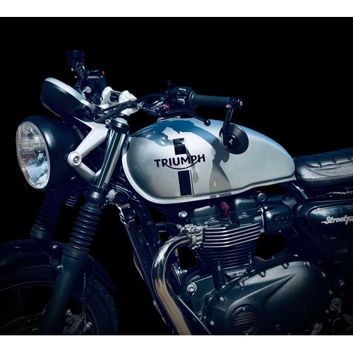 562 - 2018 TRIUMPH STREET TWIN 900 (WITH EXTRAS) COMES WITH FULL TRIUMPH SERVICE HISTORY 20,500 MILES

MOD... 