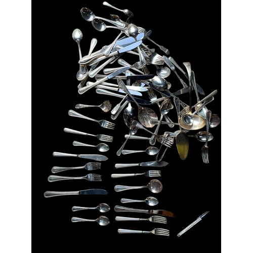 89 - A LARGE QUALITY SILVER PLATE CUTLERY SET