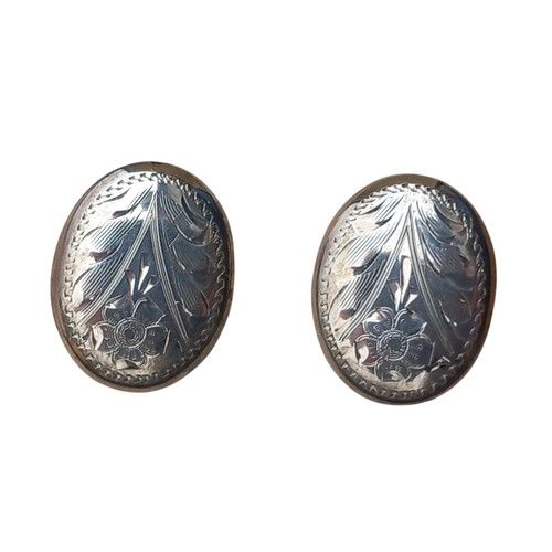 218 - A PAIR OF HEAVY SCREW BACK VINTAGE SILVER FOB STYLE EARRINGS