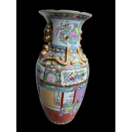 256 - A LARGE ORIEMTAL STYLE HAND PAINTED VASE  SHOWING BIRDS AND FLOWERS 25