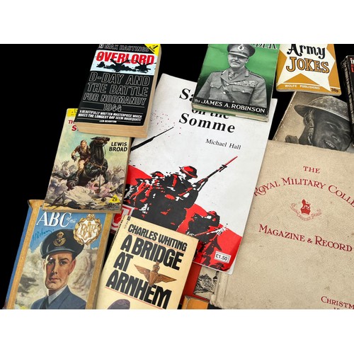 313 - A LARGE SELECTION OF MILITARY/WAR RELATED BOOKS AND MAGAZINES