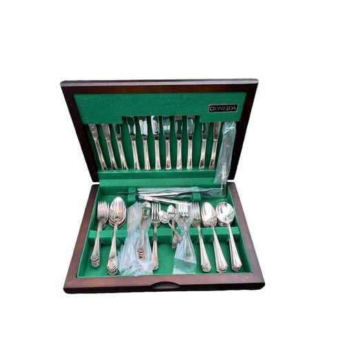 348 - A CANTEEN OF ONEIDA CUTLERY