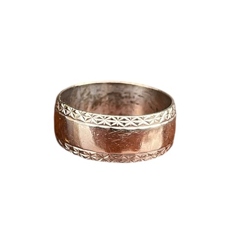 474 - AN ORNATE SILVER RING