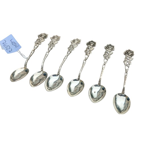 557 - A SET OF 6 ROSE PATTERN  SILVER TEASPOONS APPROX 50grm