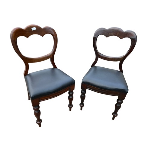 417 - A PAIR OF SHAPED VICTORIAN MAHOGANY BALLON BACK CHAIRS ON TURNED LEG