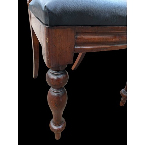 417 - A PAIR OF SHAPED VICTORIAN MAHOGANY BALLON BACK CHAIRS ON TURNED LEG