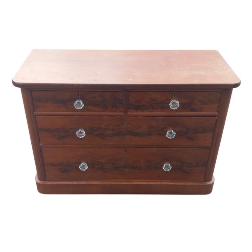 429 - A BEAUTIFUL  VICTORIAN MAHOGANY 2 OVER 2 CHEST DRAWERS ON  CASTORS 45.5 x 19 x 32