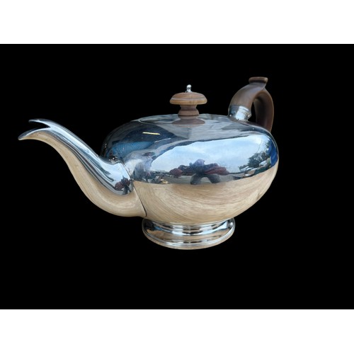 578 - A LATE GEORGIAN BULLET SHAPED SILVER TEAPOT (JAMES CHARLES EDINGTON) LONDON 1831 (531grm)