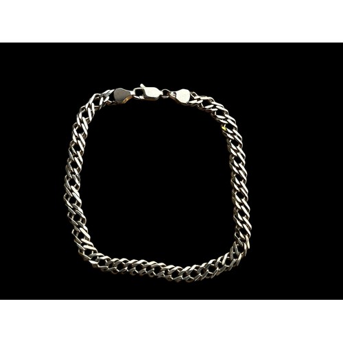 582 - A 9ct GOLD WRIST CHAIN 4.94grm