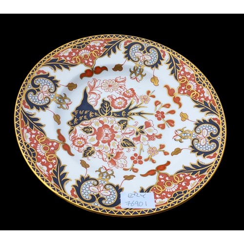 446 - A ROYAL CROWN DERBY PLATE