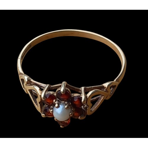 594 - A 9ct GOLD GARNET AND PEARL SET RING SIZE T 1.45grm