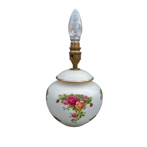 649 - ROYAL ALBERT OLD COUNTRY ROSE TABLE LAMP