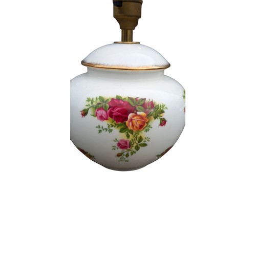 649 - ROYAL ALBERT OLD COUNTRY ROSE TABLE LAMP