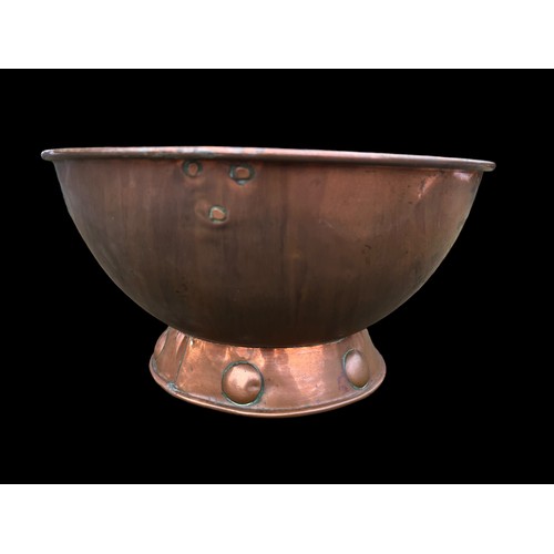 652 - AN ARTS & CRAFTS COPPER BOWL