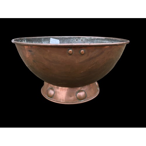 652 - AN ARTS & CRAFTS COPPER BOWL