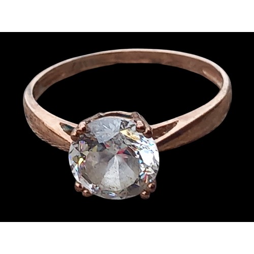 612 - A 9CT GOLD SOLITAIRE RING