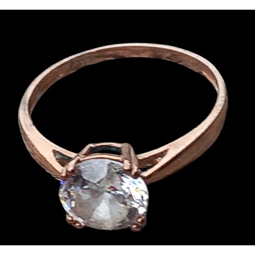 612 - A 9CT GOLD SOLITAIRE RING