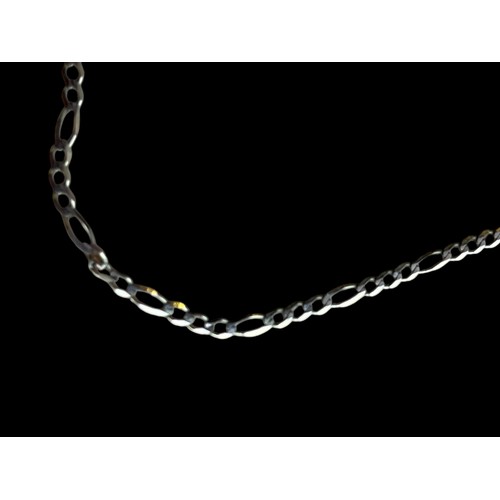 622 - A 9ct GOLD MULTI LINK CHAIN 5.4grm