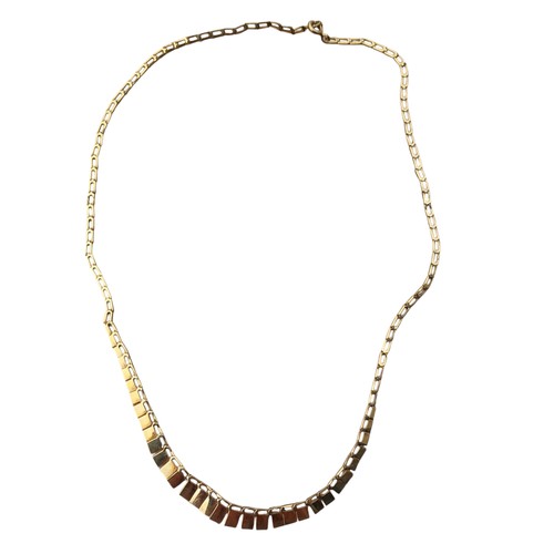 602 - A 9ct GOLD CHAIN IN CLEOPATRA STYLE 15