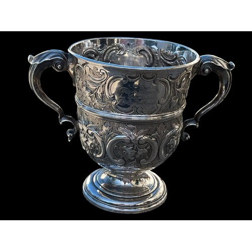 587 - A SUPERB AND VERY UNIQUE SOLID IRISH SILVER CUP HALLMARK INDICATES DATED 1808 431grm