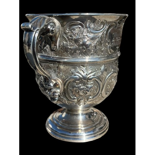 587 - A SUPERB AND VERY UNIQUE SOLID IRISH SILVER CUP HALLMARK INDICATES DATED 1808 431grm