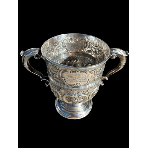 587 - A SUPERB AND VERY UNIQUE SOLID IRISH SILVER CUP HALLMARK INDICATES DATED 1808 431grm