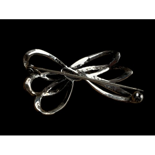 169A - A SILVER AND MARCASITE BOW BROOCH