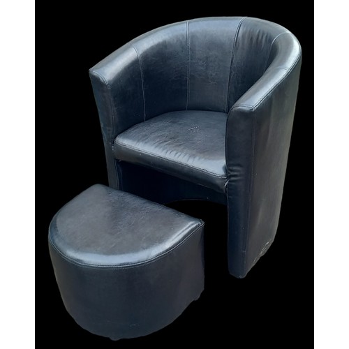 420A - A BLACK LEATHER TUB CHAIR AND FOOTSTOOL