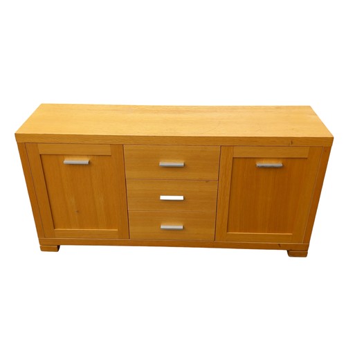 684C - AN OAK SIDEBOARD