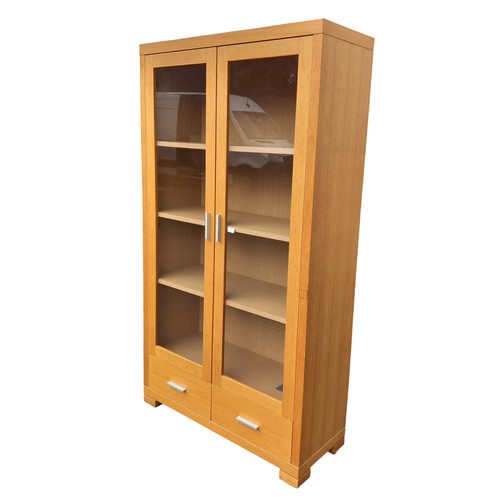 685A - AN OAK DISPLAY CABINET 40.5 x 16 x 73.5