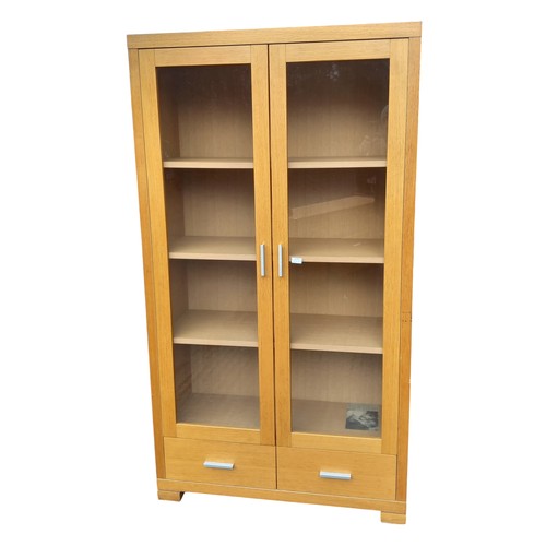 685A - AN OAK DISPLAY CABINET 40.5 x 16 x 73.5