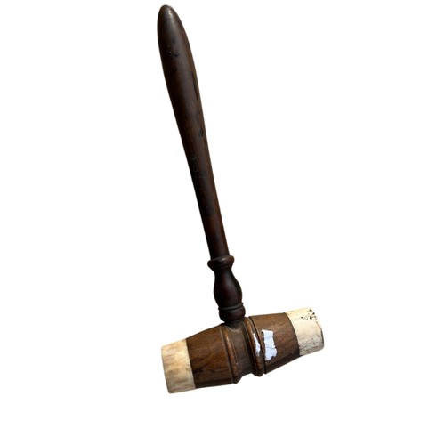 52 - A QUALITY GAVEL WITH BONE FINISH 9