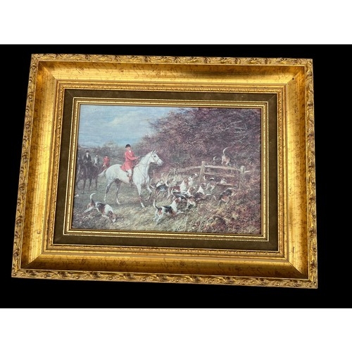 115 - A PAIR OF GILT FRAMED OILOGRAMMES OF HUNT SCENES 15x11