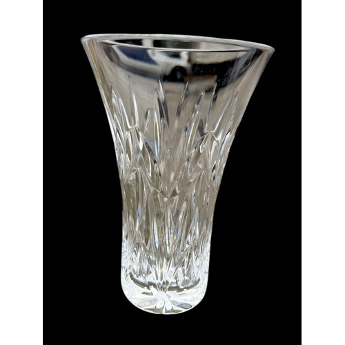 231 - A SMALL WATERFORD CRYSTAL VASE 6