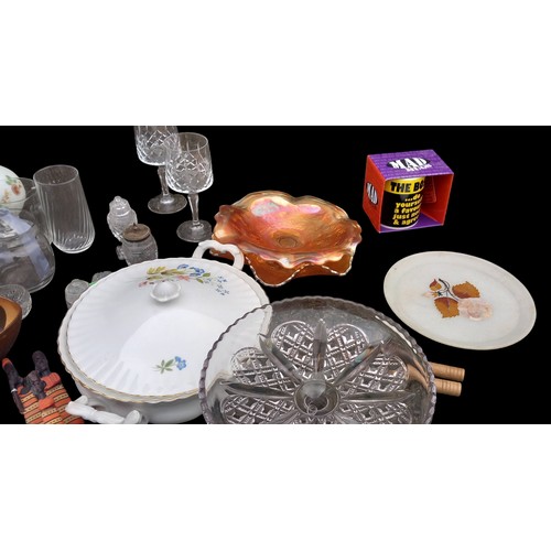 396 - A VERY GOOD QUALITY MIXED TABLE LOT TO INCLUDE LUSTRE WARE , GLASSWARE AND COLLECTABLES