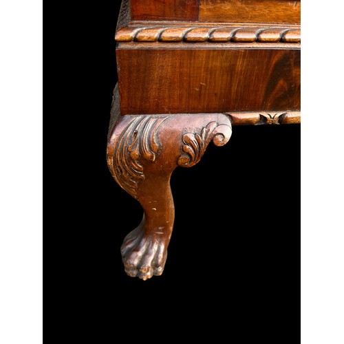 401 - A STUNNING ANTIQUE DROPWELL & BOW FRONTED SIDEBOARD WITH A GALLERY BACK AND ON BALL AND CLAW FOOT