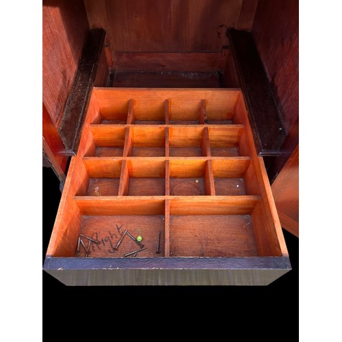 401 - A STUNNING ANTIQUE DROPWELL & BOW FRONTED SIDEBOARD WITH A GALLERY BACK AND ON BALL AND CLAW FOOT