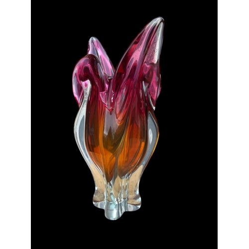 131 - A GOOD QUALITY MURANO STYLE DESIGNER VASE