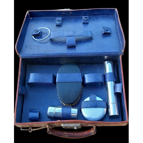 340 - NEAT SIZED VINTAGE LEATHER GENTS TRAVEL SET