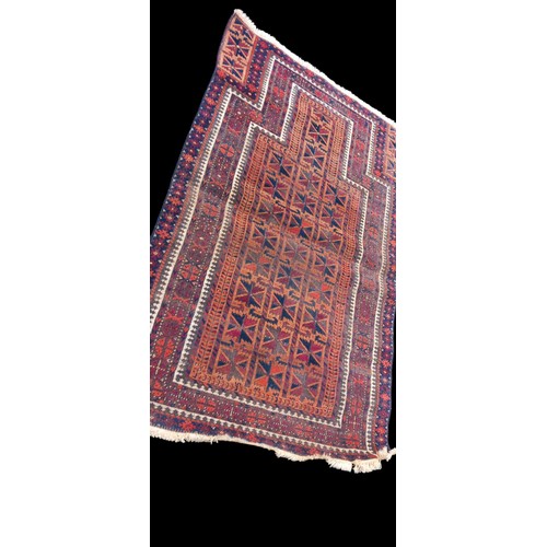 320A - MIDDLE EASTERN PRAYER MAT