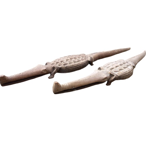 15 - 2 WOODEN CROCODILE WITH FLATBACKS