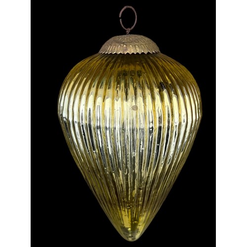 108 - A LARGE ANTIQUE GLASS BAUBLE