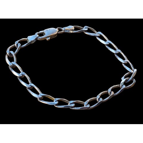 215 - A SILVER BRACELET