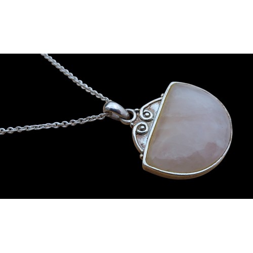 252 - SILVER MOONSTONE PENDANT ON SILVER CHAIN