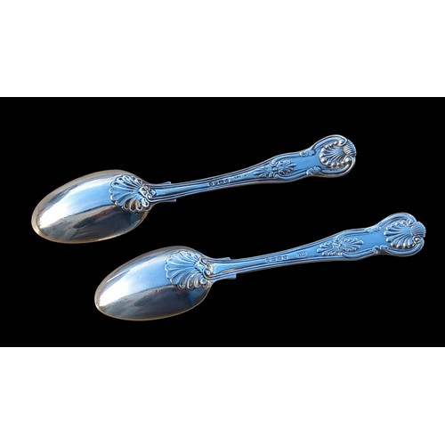 623 - PAIR OF KINGS PATTERN SILVER TEASPOONS 80.3grm