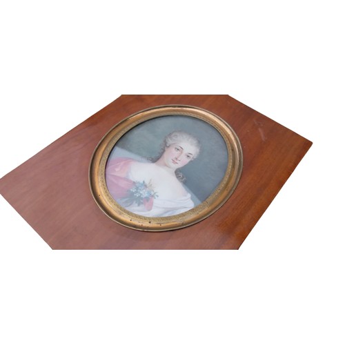 644 - A HAND PAINTED FRAMED MINITURE OF A LADY